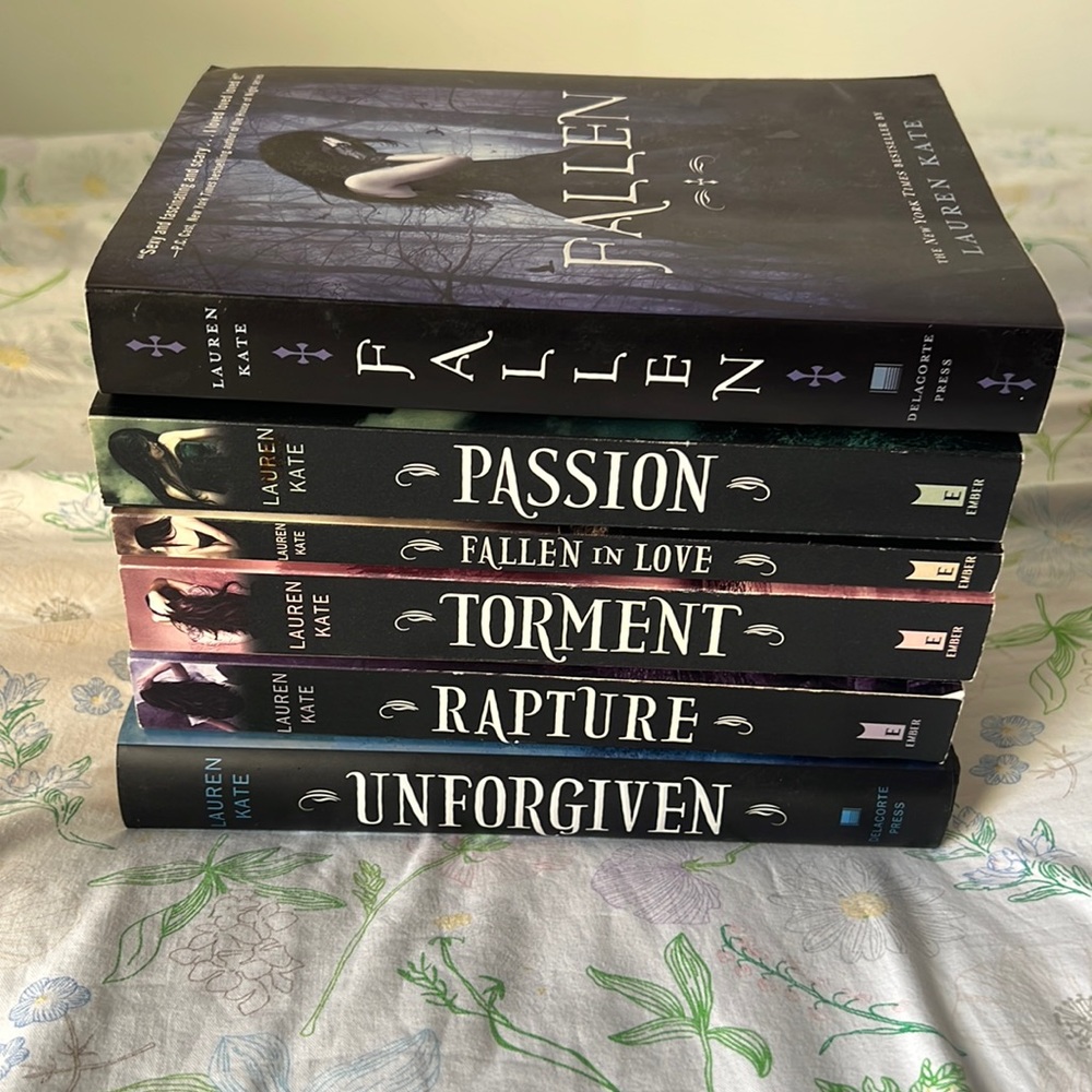 A Fallen Novel Series Books by Lauren Kate